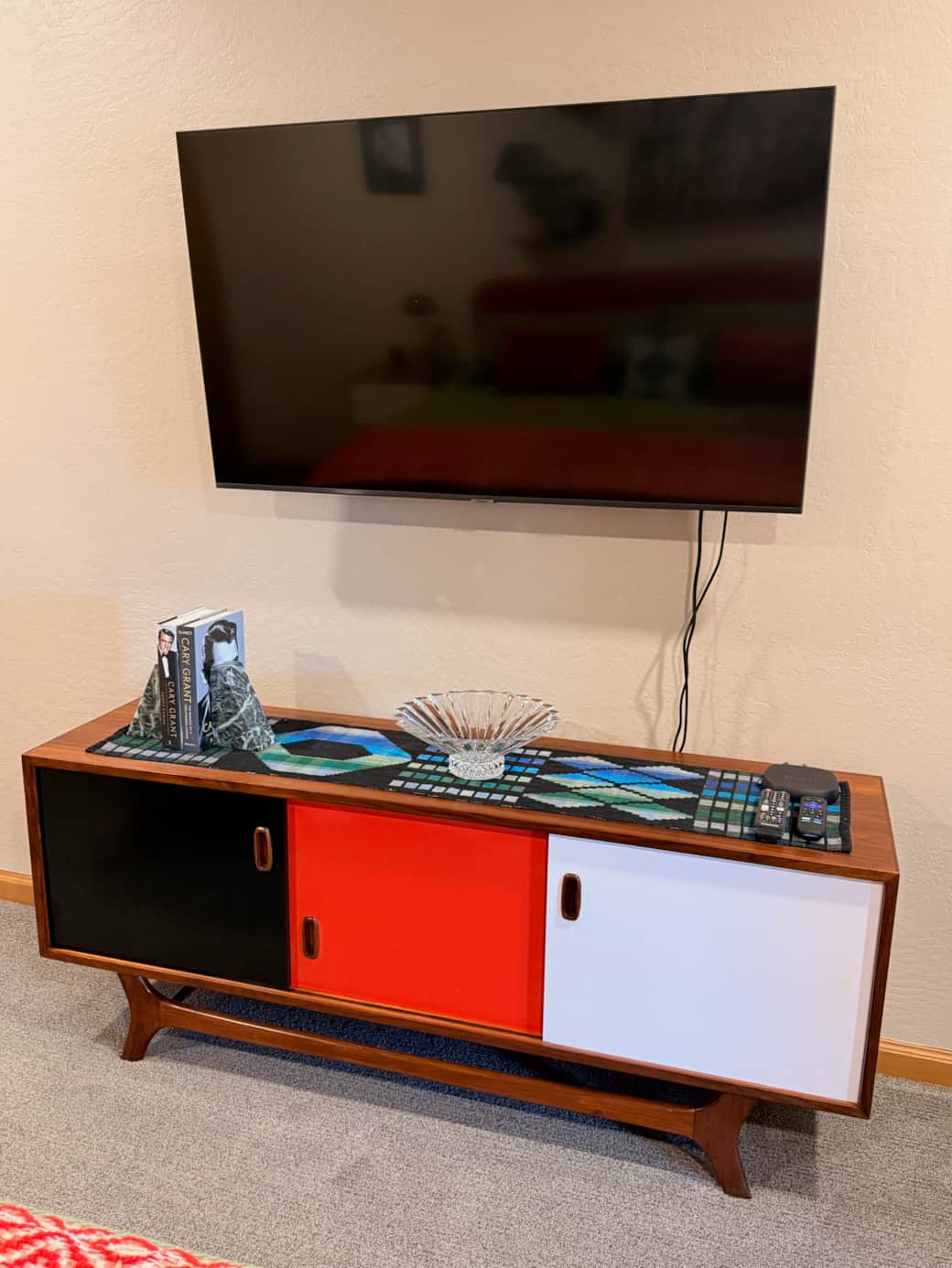 Grant Suite TV