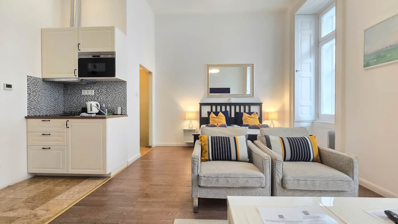 Living room/kitchen