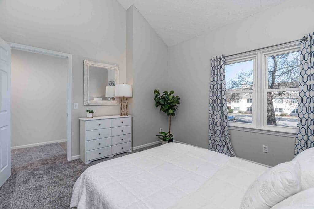 Downstairs Queen bedroom Downstairs Queen bedroom