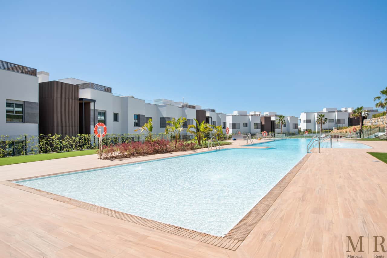 Shared large unheated community pool