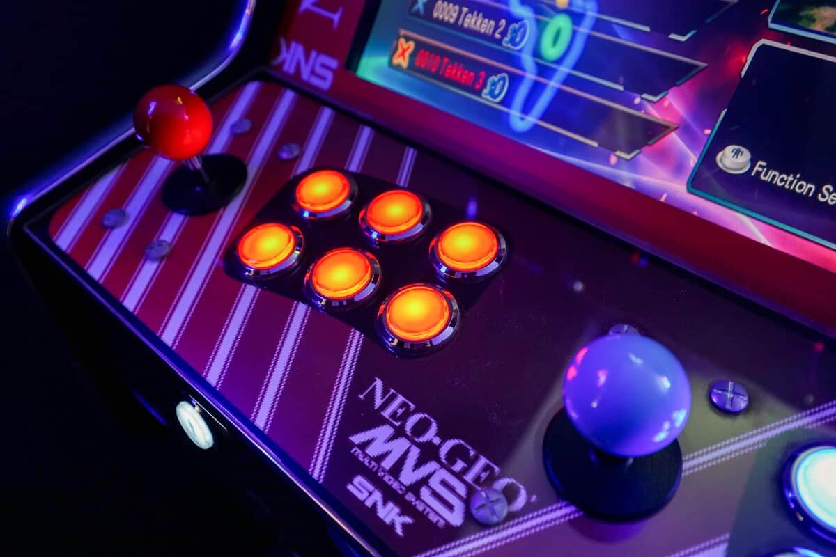 Accès réservé aux joueurs de niveau supérieur : nostalgie arcade et défis rétro au programme.