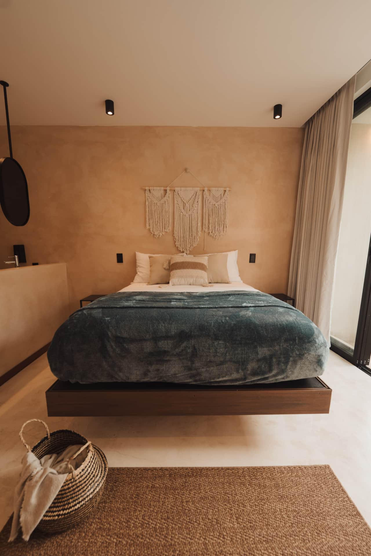 Cama