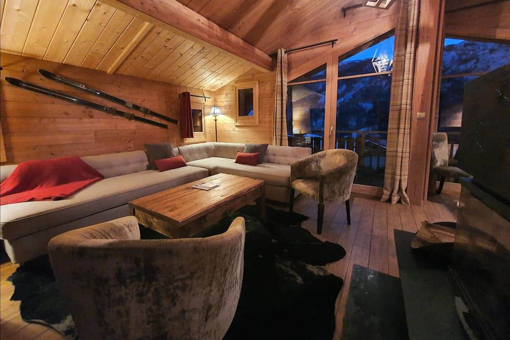 Lounge area generous seating 