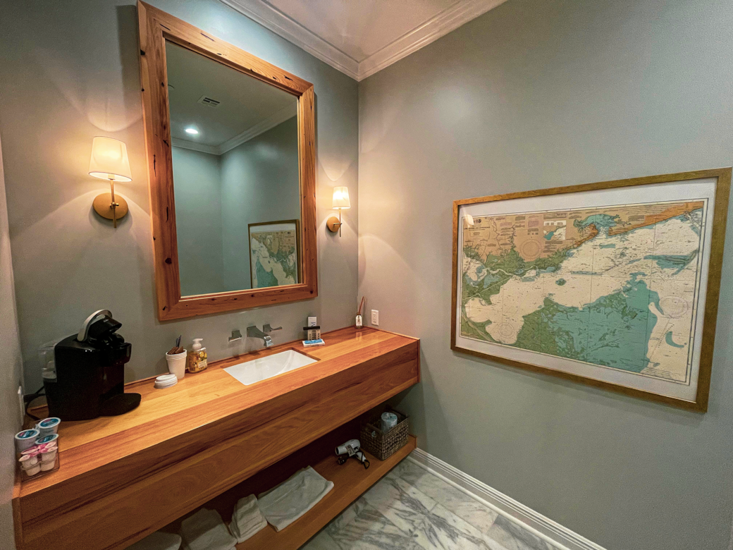 King Suite 1 Bathroom King Suite 1 Bathroom