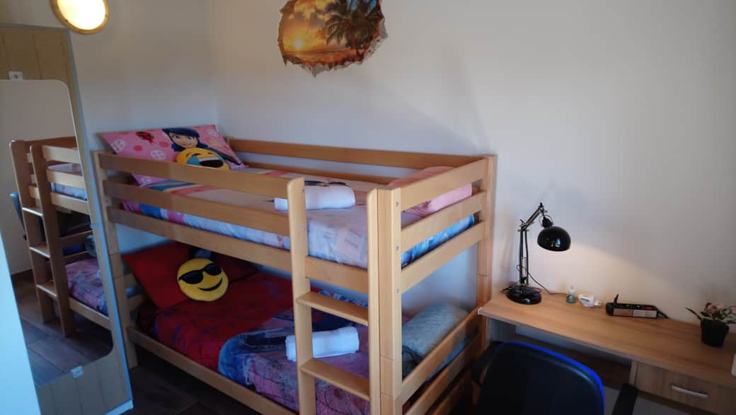 Camera con letto a castello (tripla su richiesta), climatizzatore, SmartTV Sat, balcone