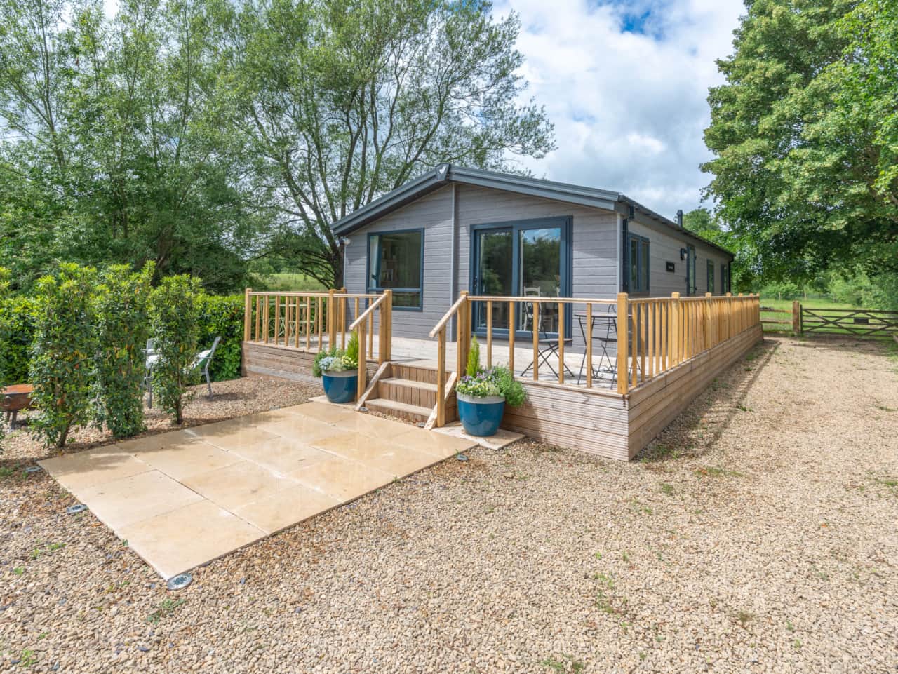 Peaceful Cotswold retreat surrounded by nature, wildlife and open countryside