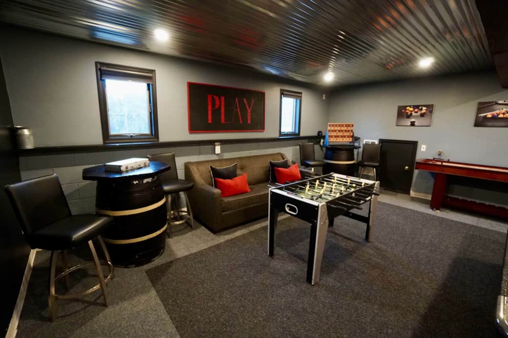 Big Blue Lake House Complete with Game Room Vacation Home in Long Pond