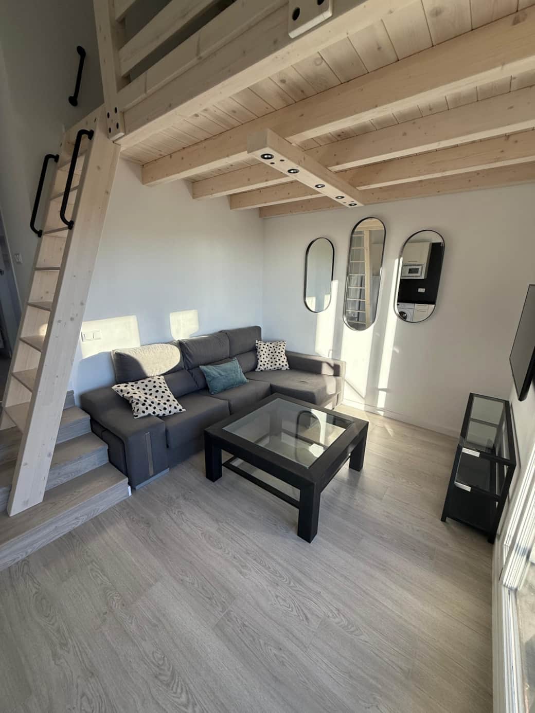 SALON SALON