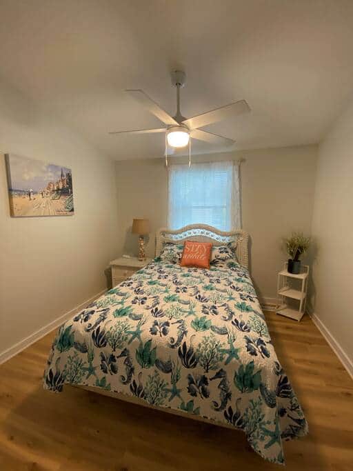 Bedroom with queen bed