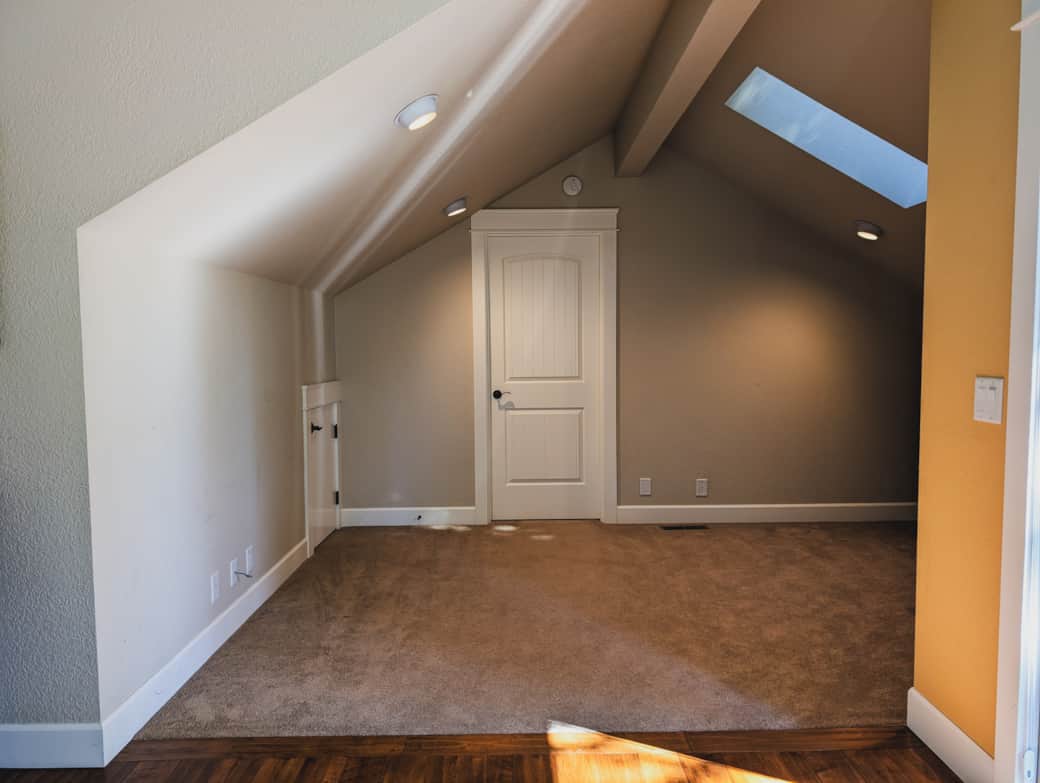 2nd Floor Skylight Room