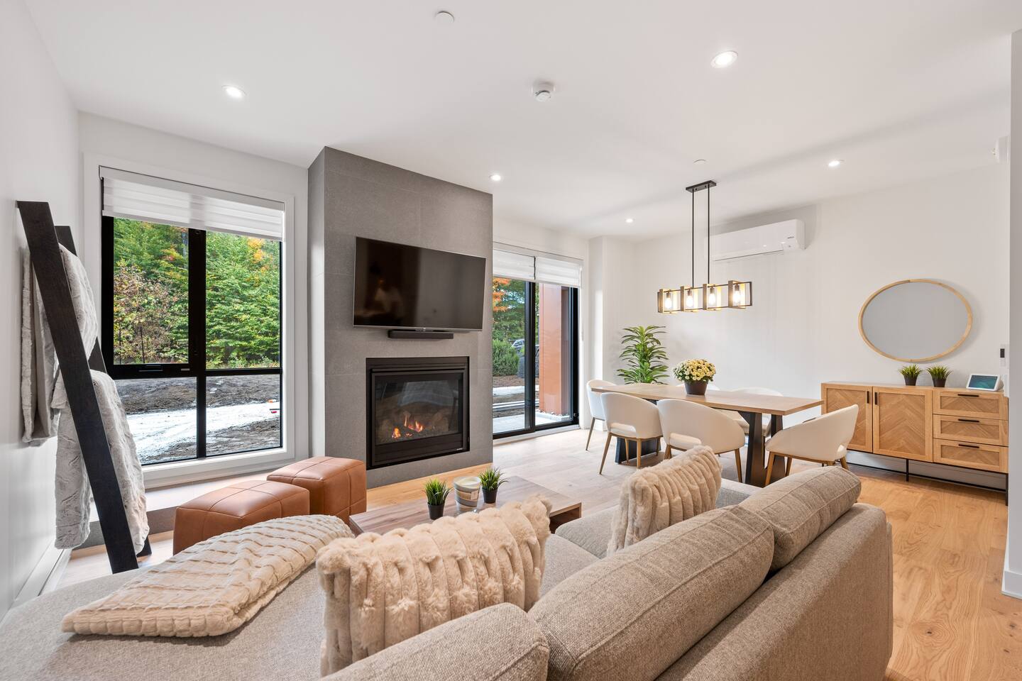 High-end ski cottage Mont-Tremblant near slopes and outdoor activities