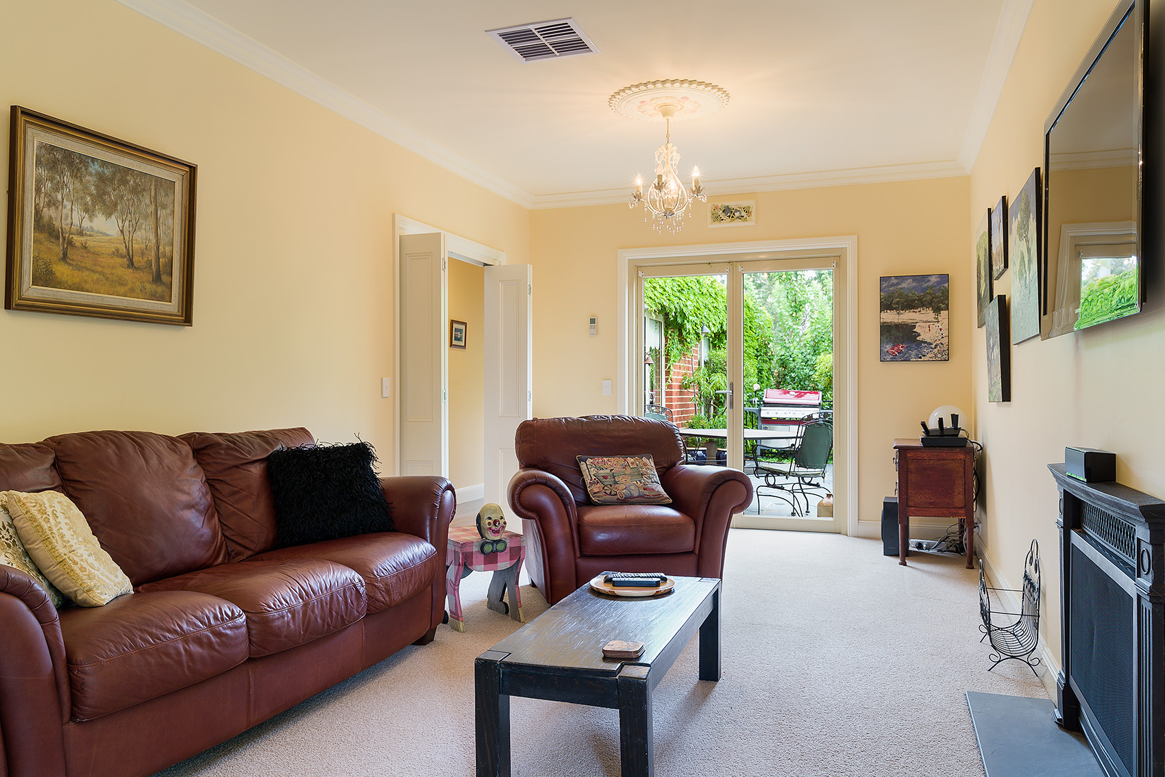 Second Large Lounge, perfect for Groups