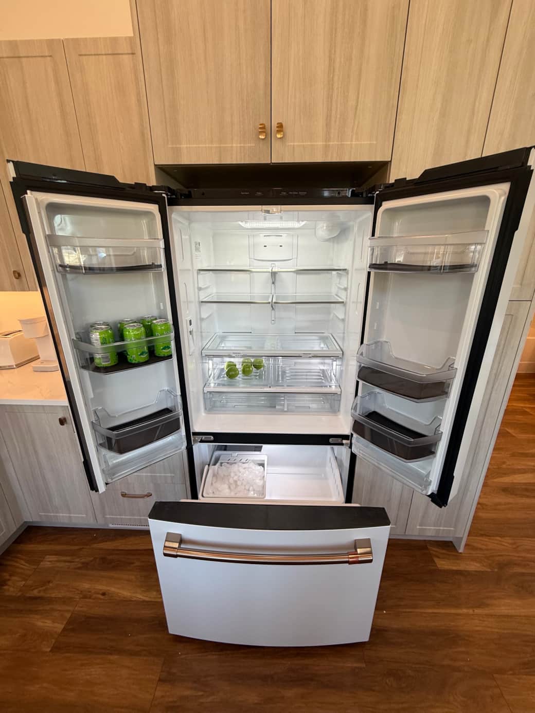 Fridge with ice-maker