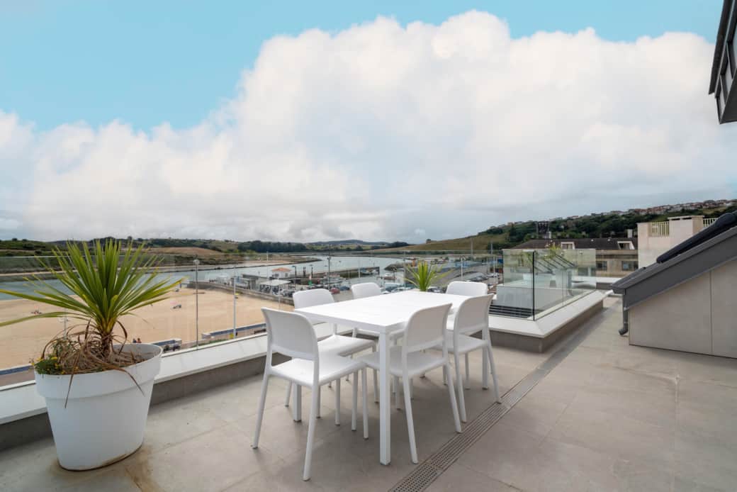 Terraza Atico con vistas al mar