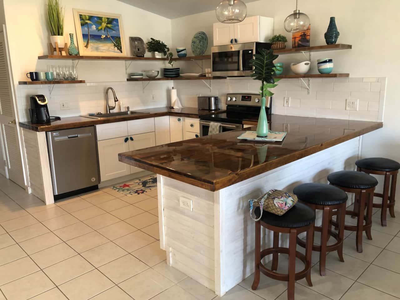               Kitchen Service Bar
