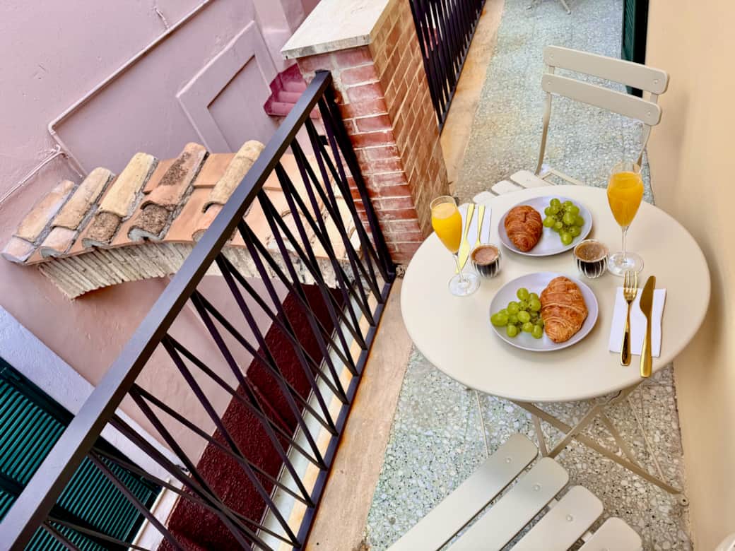 Breakfast on the Balcony Breakfast on the Balcony