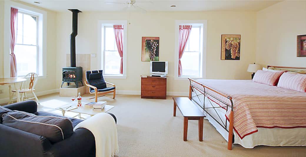 La Crescent Suite-4