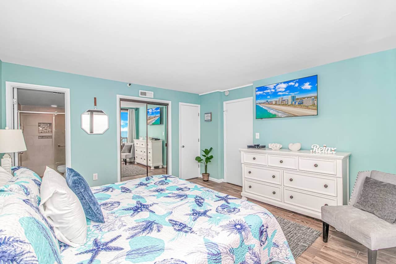 King Suite w/ Private En-Suite Bath and Smart Roku TV.