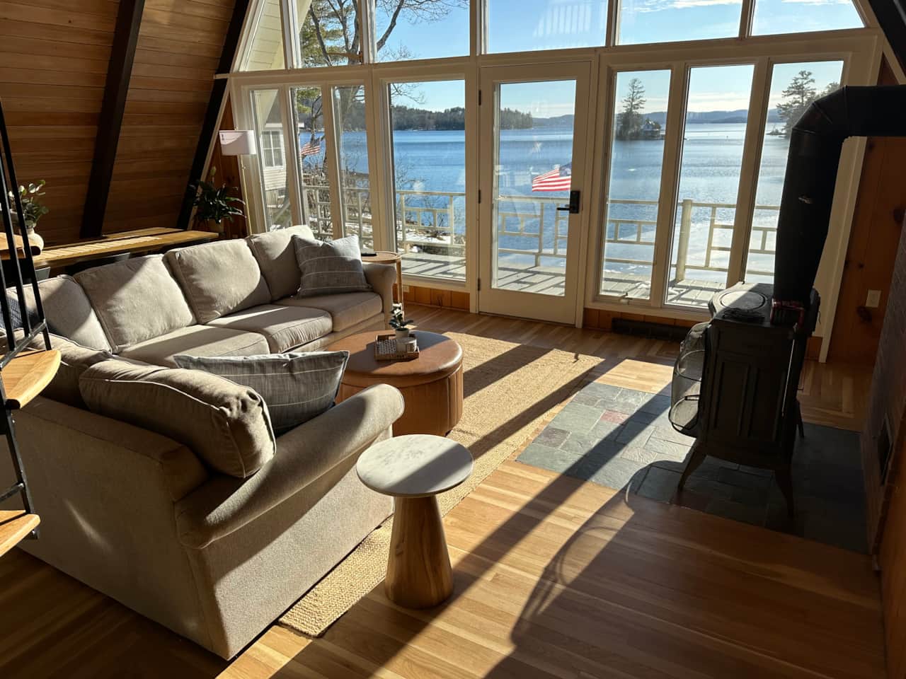 Lake House living area 10