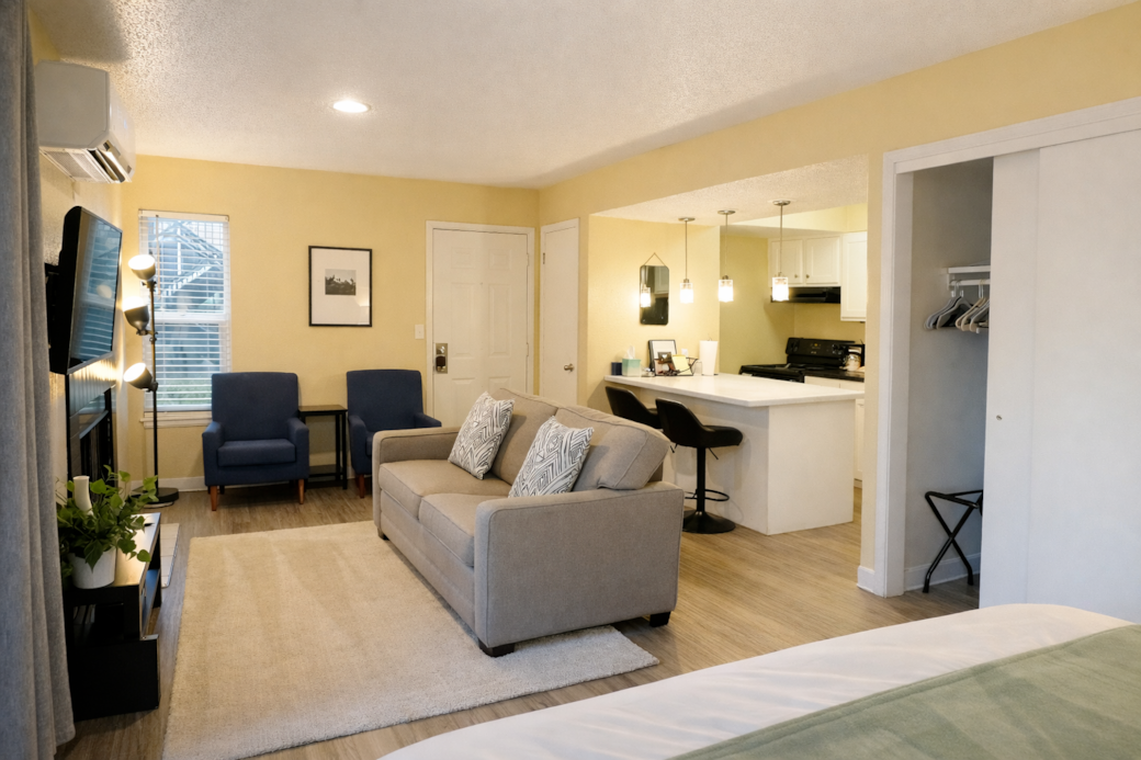 Stylish studio apartment in an unbeatable city location, perfect for work or play.