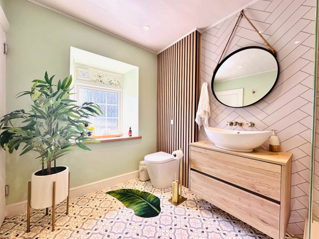 A fresh, modern bathroom with everything you need to refresh and reset. A fresh, modern bathroom with everything you need to refresh and reset.
