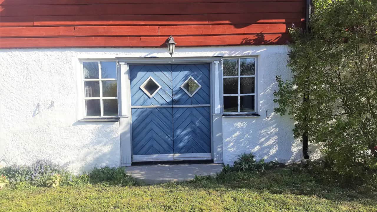 Private Entrance