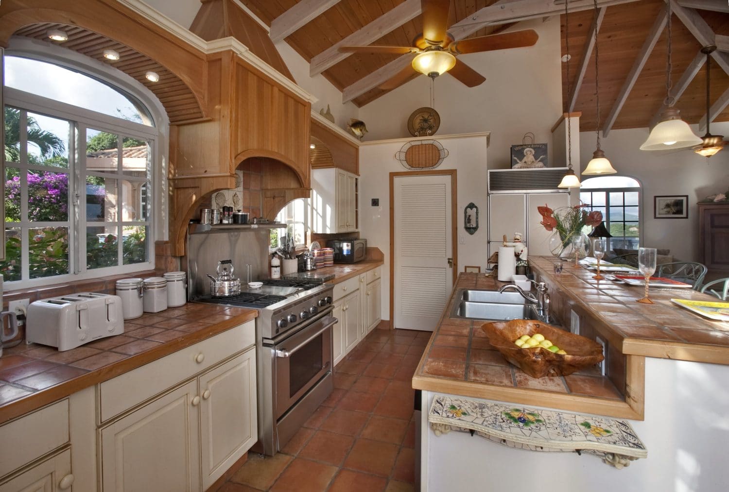 Main living area pod with full kitchen