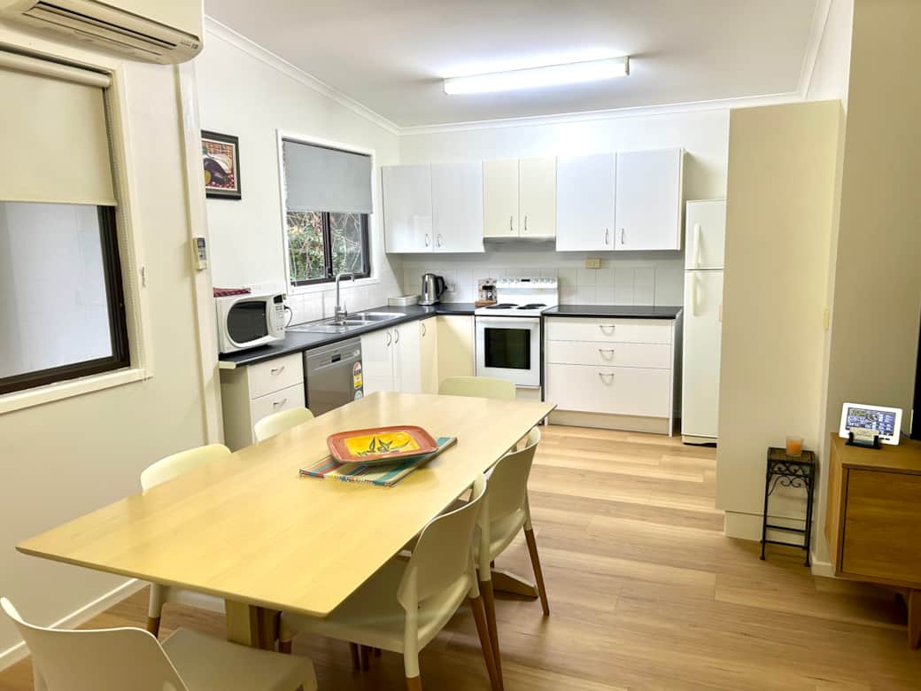Dining/Kitchen Dining/Kitchen