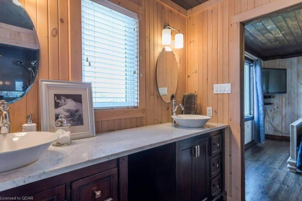 Master ensuite with double sink. Master ensuite with double sink.
