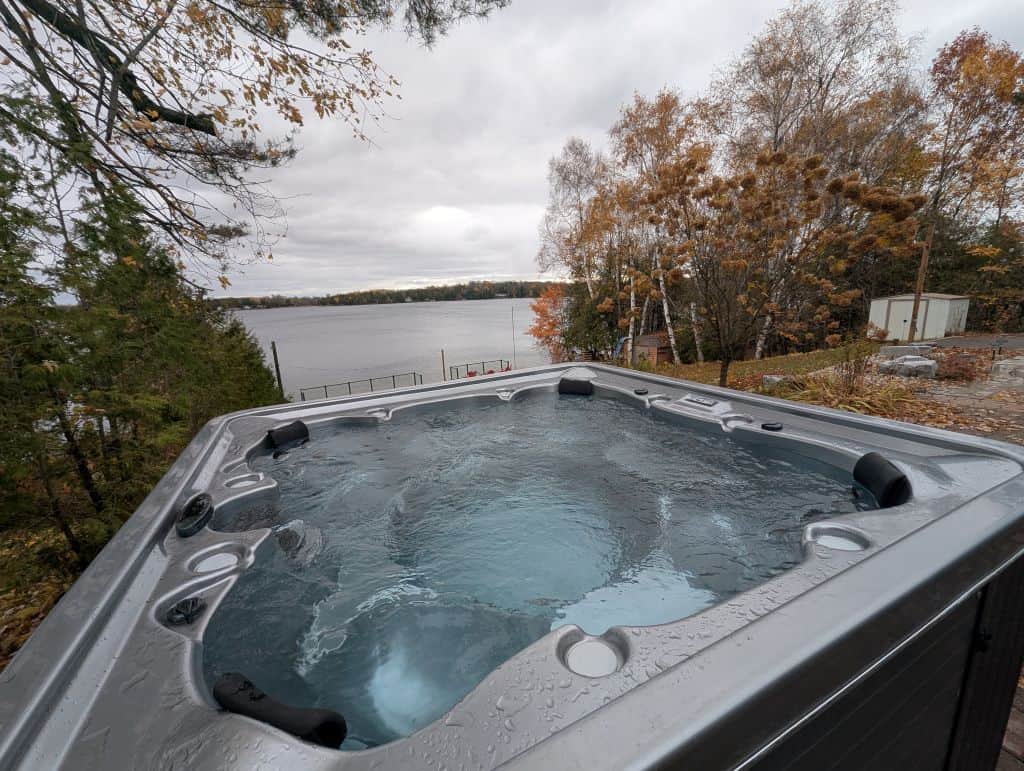 Year Round 6-Person Hot Tub (Arctic Spa Orca)