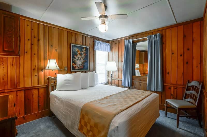 Queen Bedroom