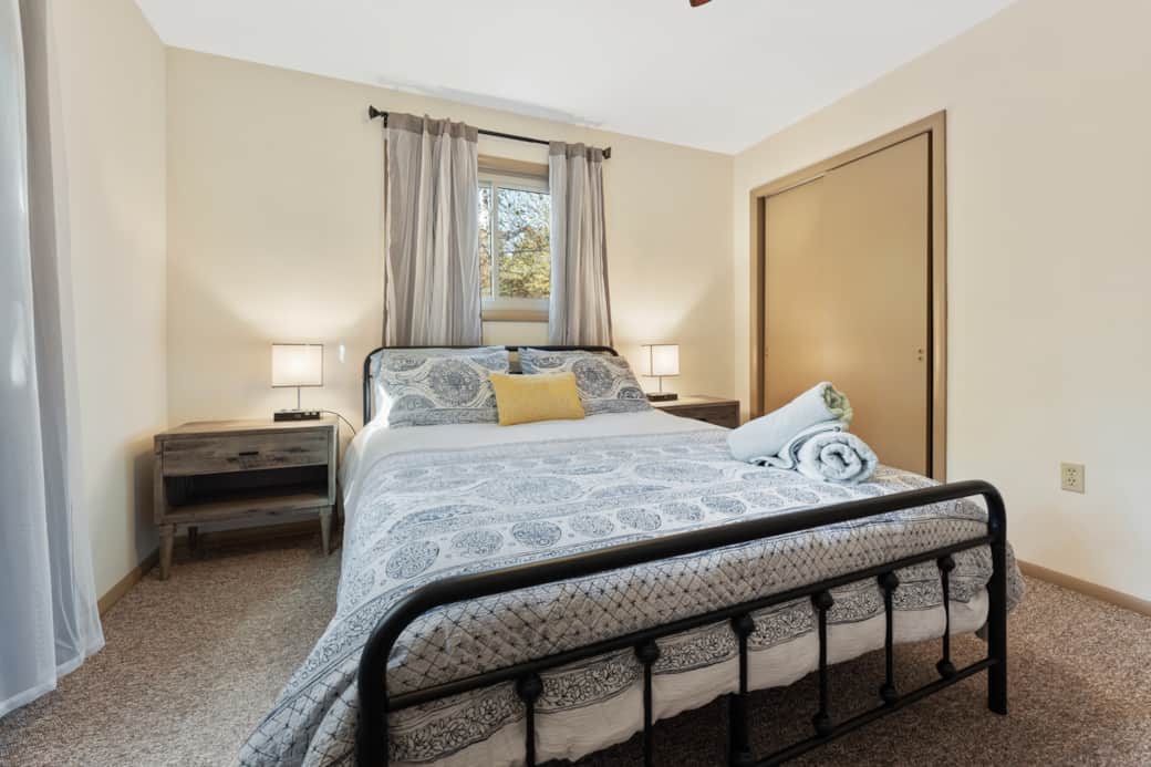 Bedroom #2 - Queen Bed