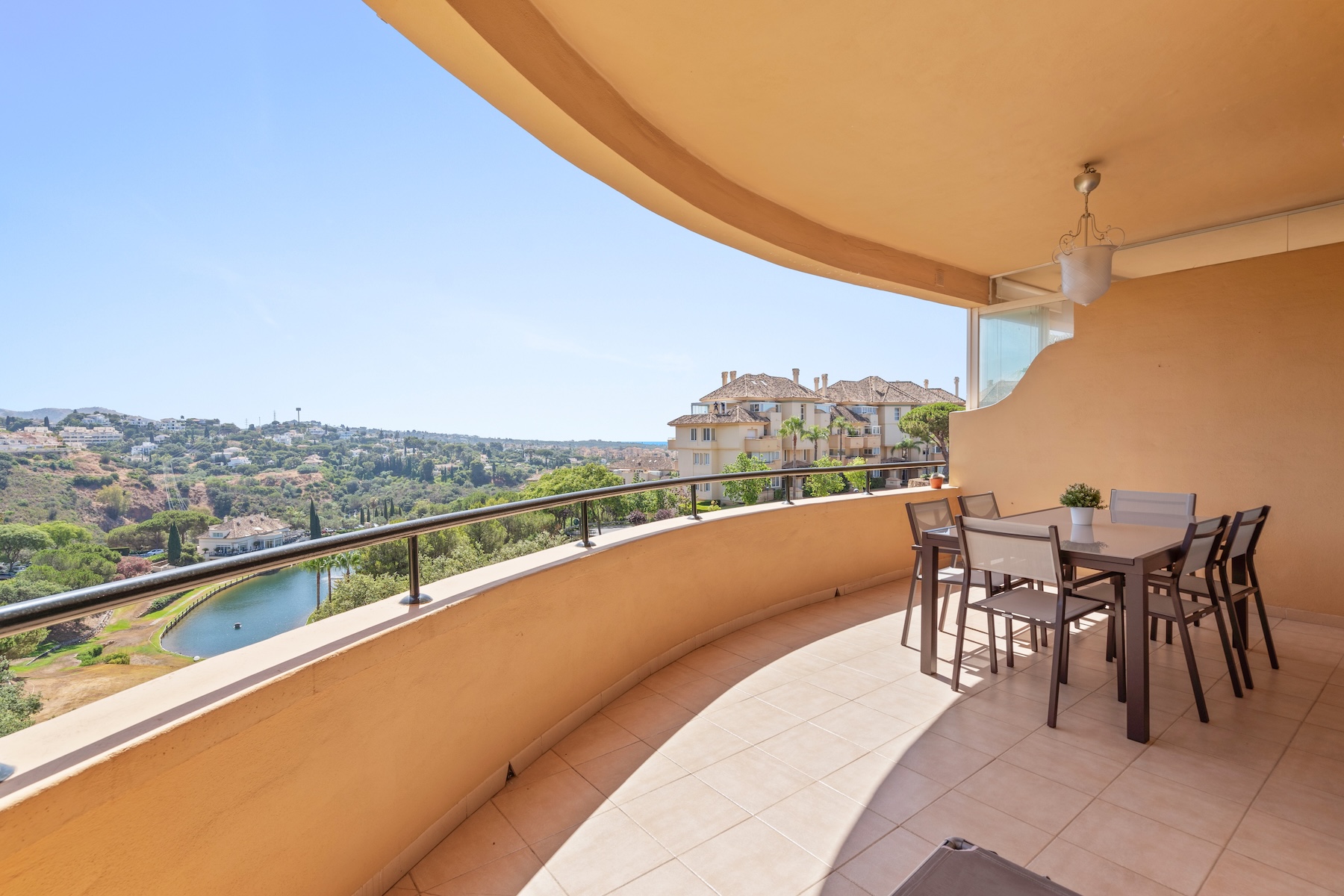 RDR508 - Elegant Golf View Apartment