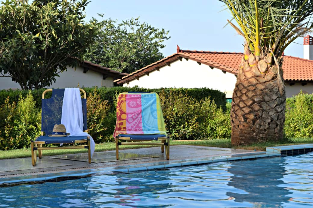Pool beds, shared pool