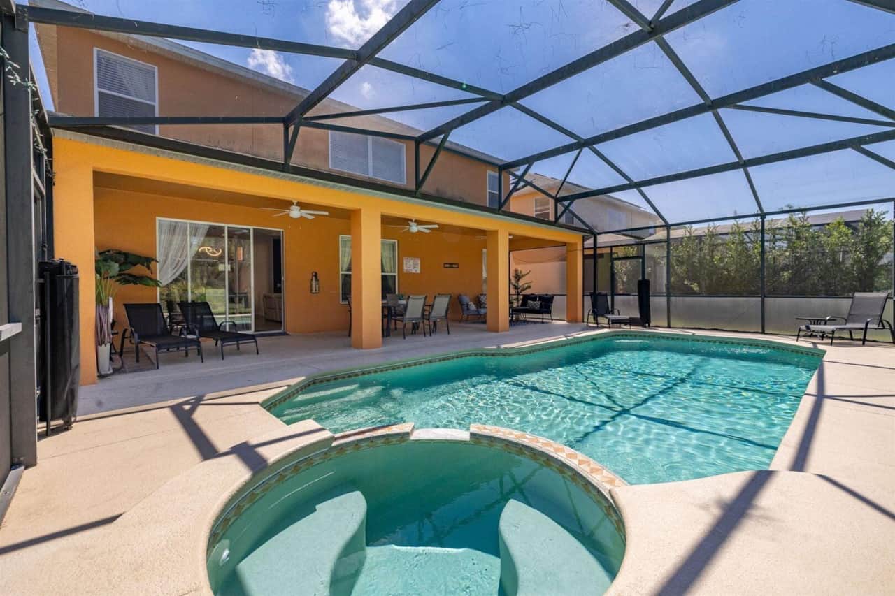 Your private pool and spa