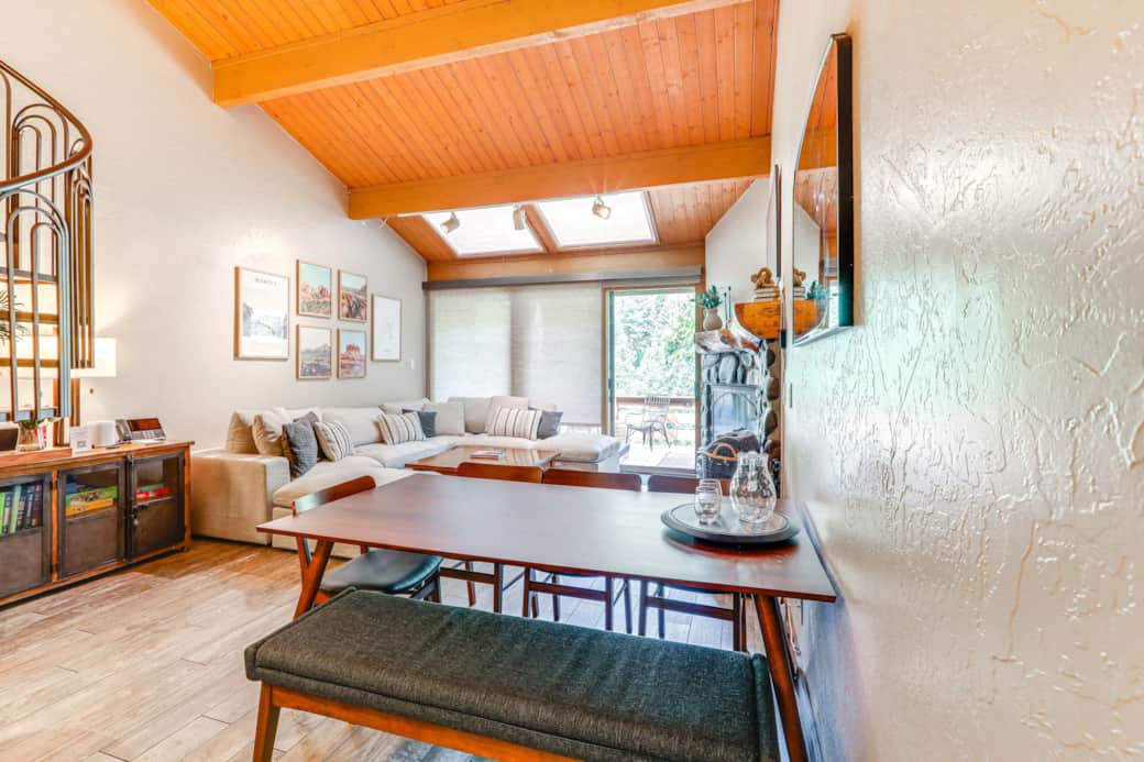 Living Room / Dining