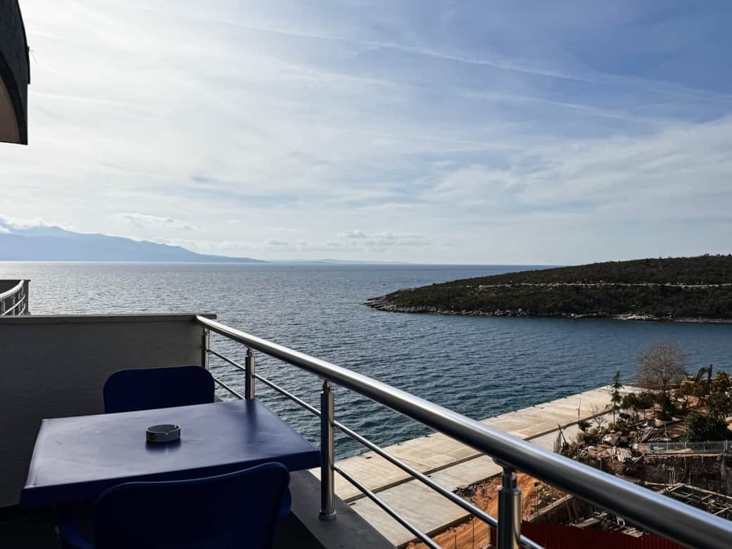 Balcony, Seaview