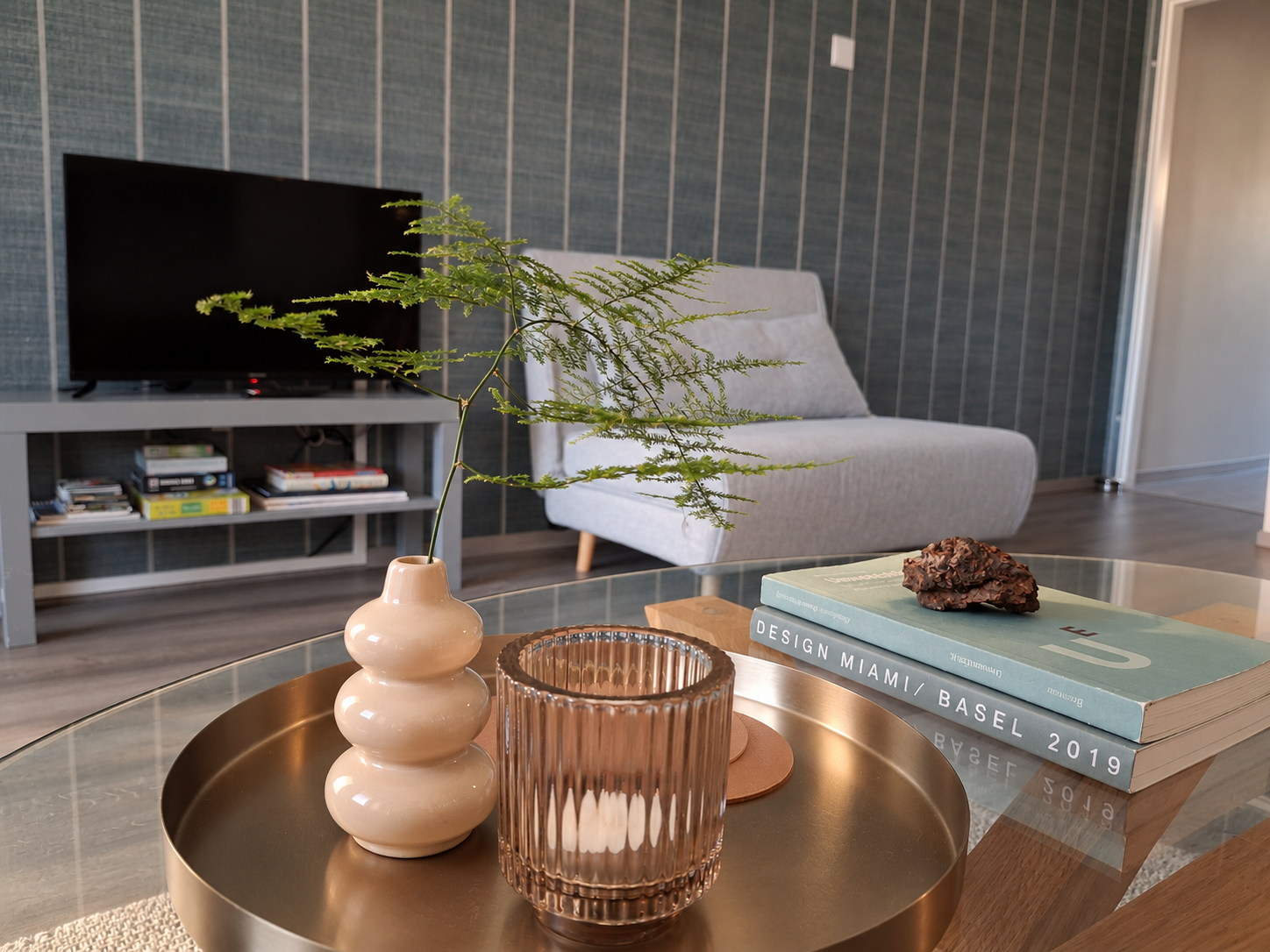 Livingroom_Coffetable_back.png