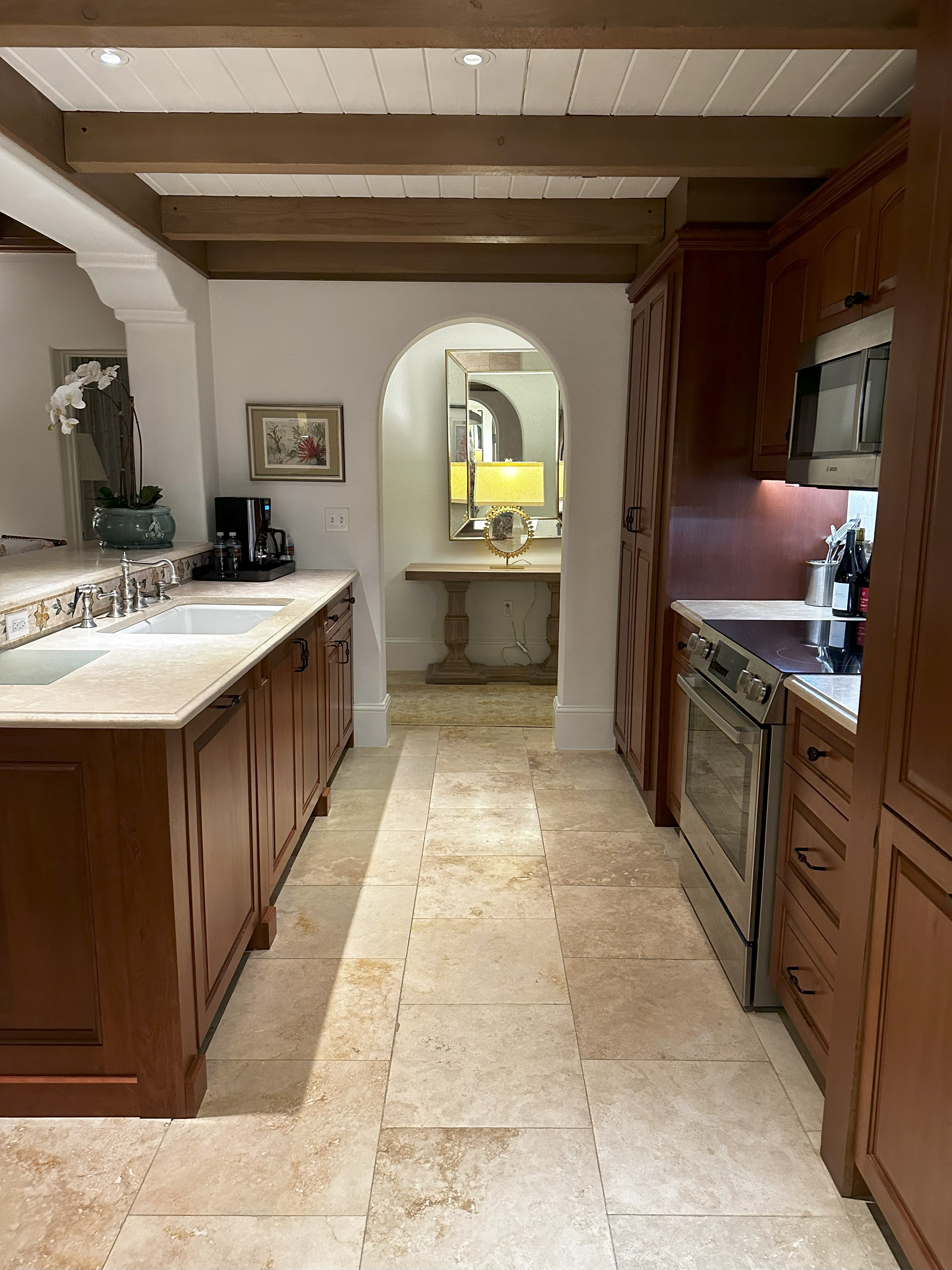 Full kitchen
