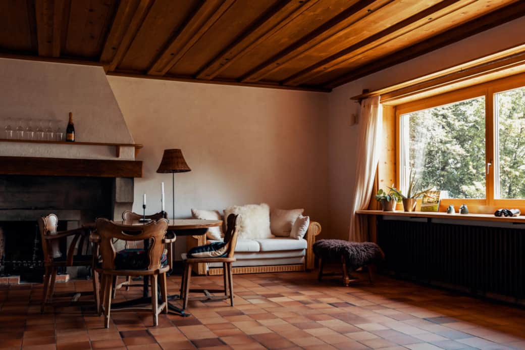LakeVillaLotus Fireplace