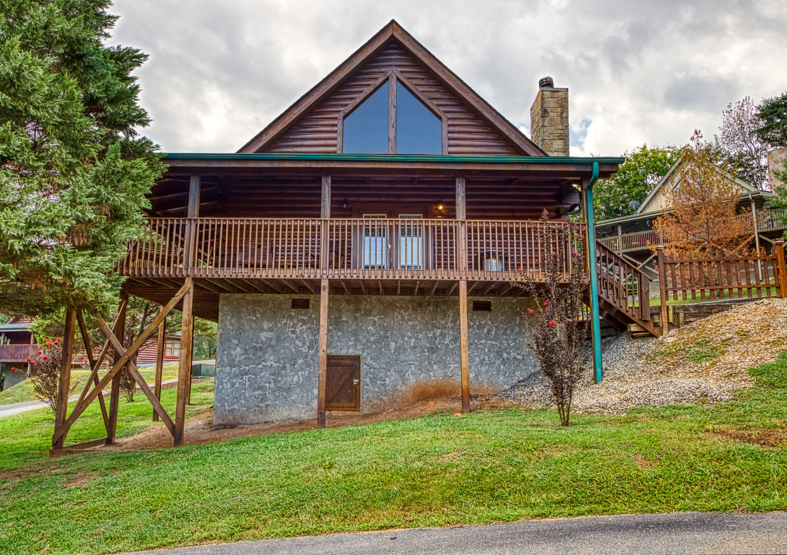 Cozy Bear Cabin In Sevierville