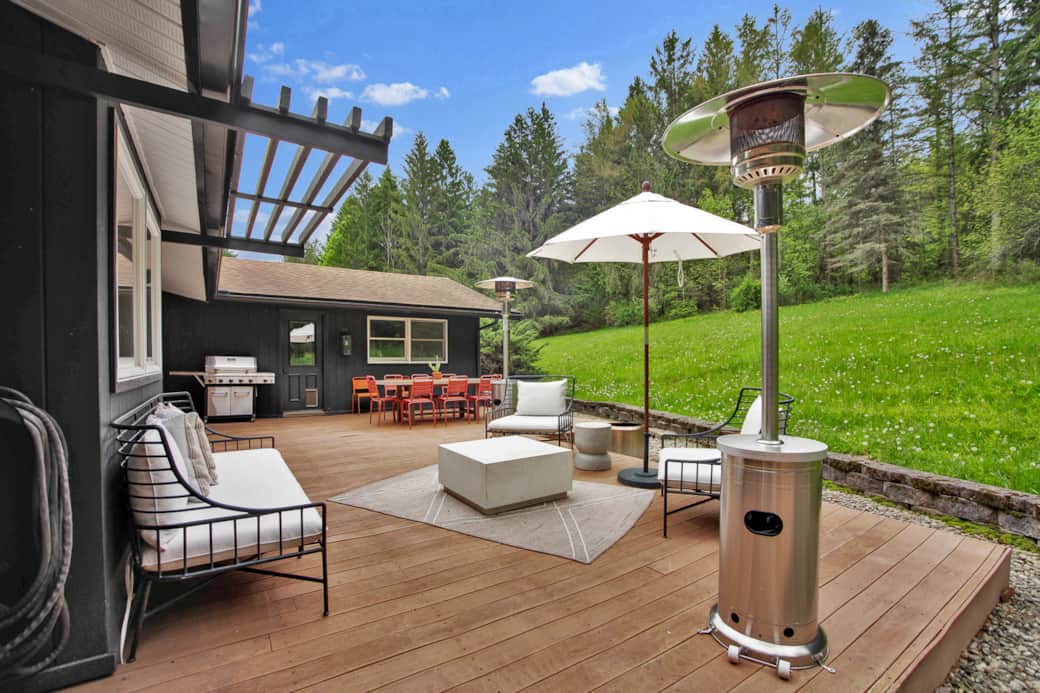 Solo stove, BBQ, yard games, outdoor dining