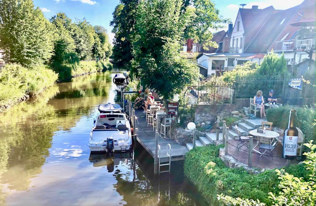 Anlegen am Gästehaus / Kajüte 1876