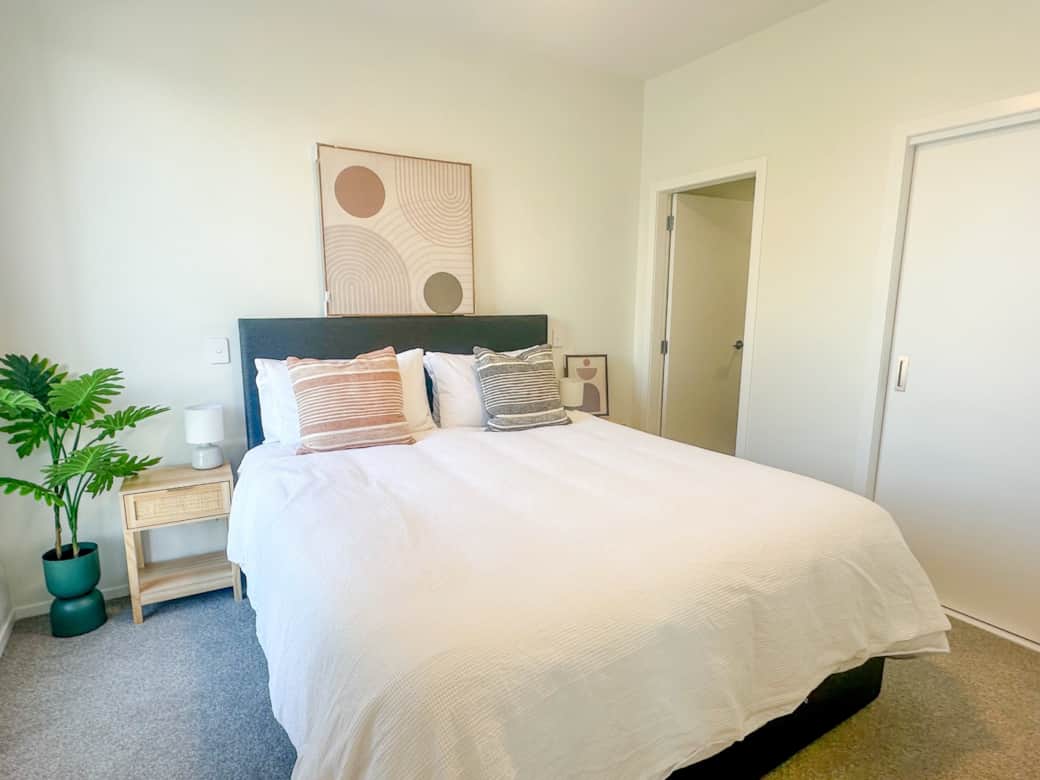 Master Bedroom - King Master Bedroom - King