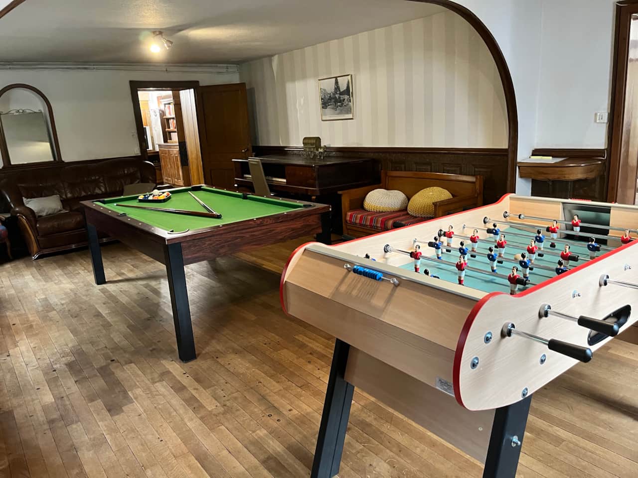 Salon billard et baby foot