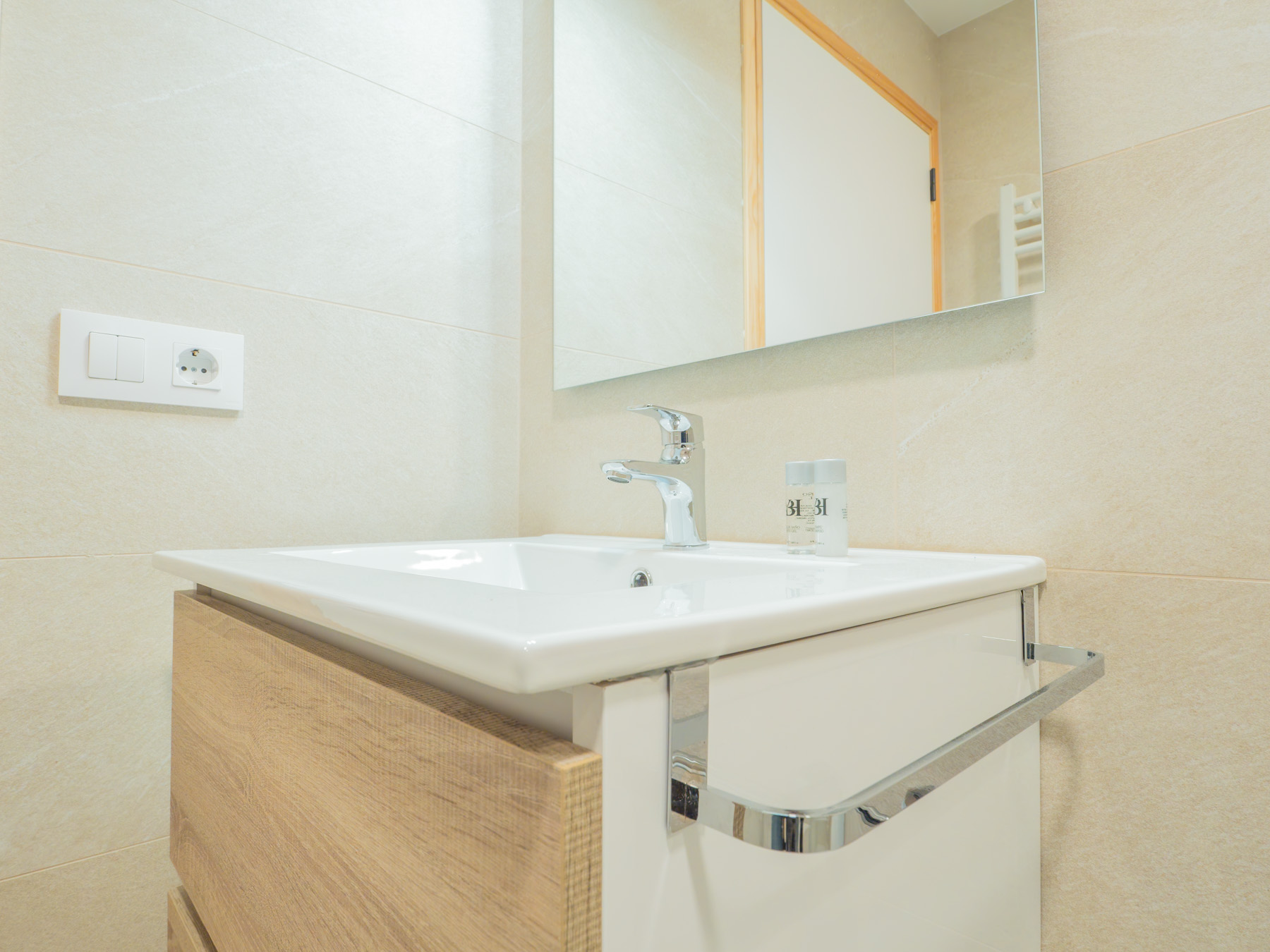 YBH Villa Lara - 001