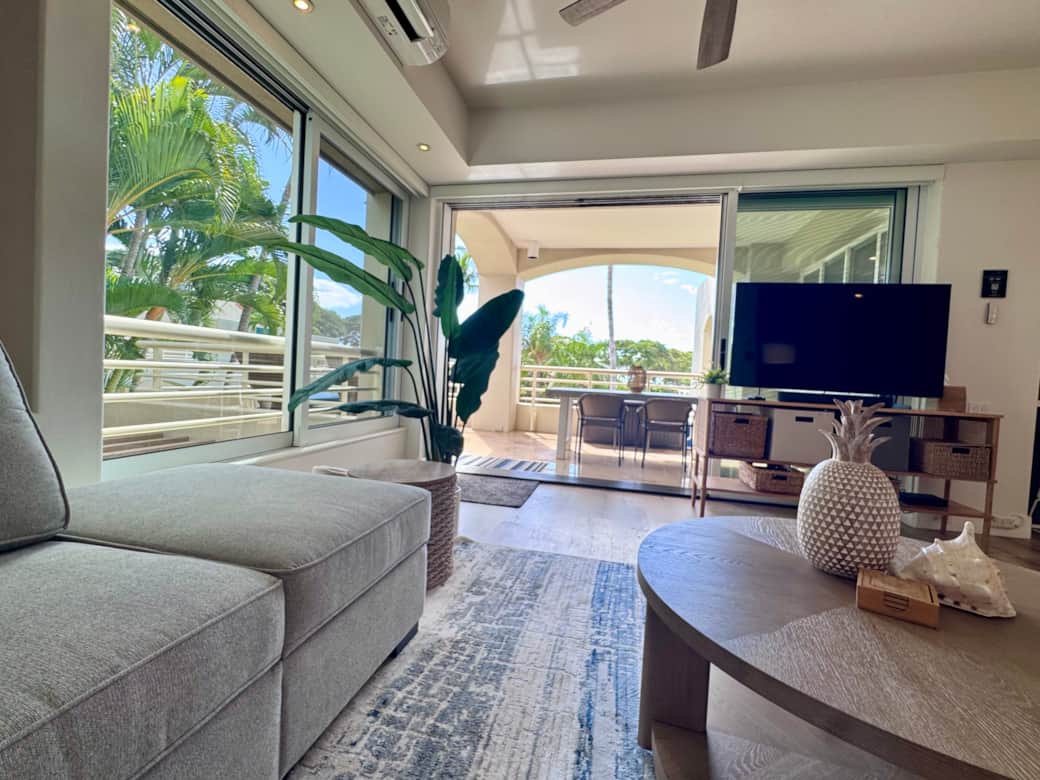 Huge screened lanai doors Huge screened lanai doors