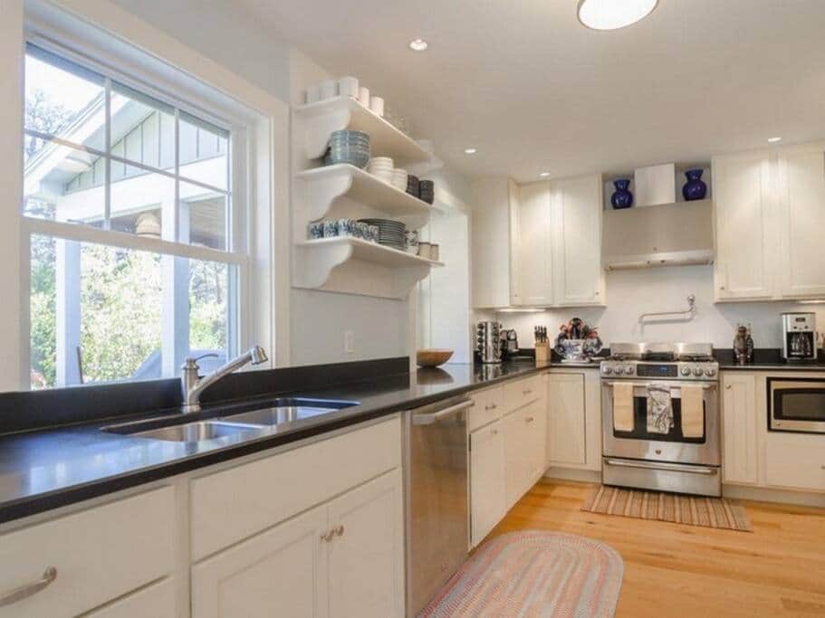Cook's kitchen, stocked with everything you need! Cook's kitchen, stocked with everything you need!