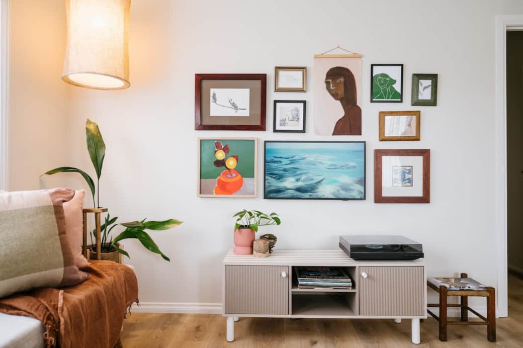 Put on some tunes, read a book or reconnect over a cup of tea in the lounge