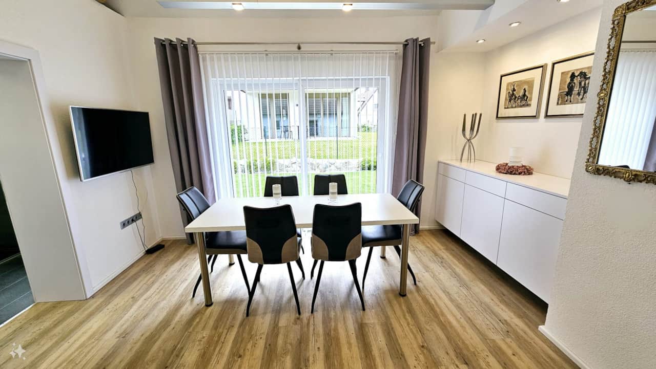 indoor/dining area